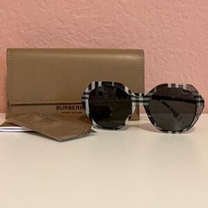Burberry Black Sunglasses